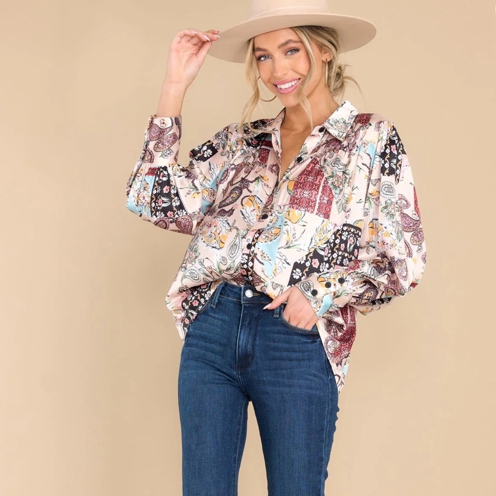 🤎 NEW SO INTO YOU TAUPE MULTI PRINT TOP ~ Medium - Picture 2 of 3